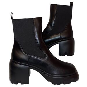 Pretty Little Things Brand Ladies Round Toe Chunky Sole Sock Boots BLK in Size 8